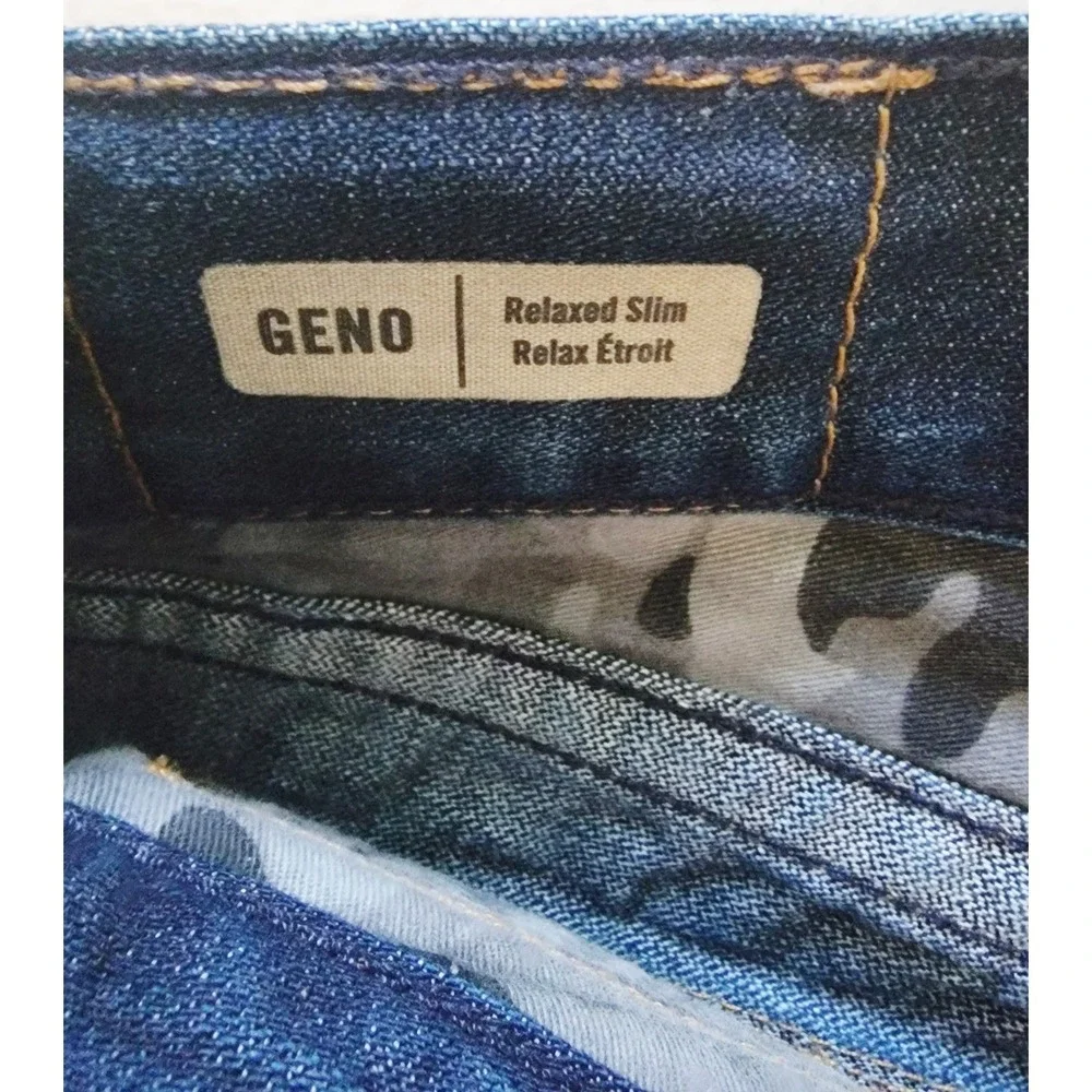 True Religion Geno Men's 32 Relaxed Slim Distressed Denim‎ Jeans USA Made